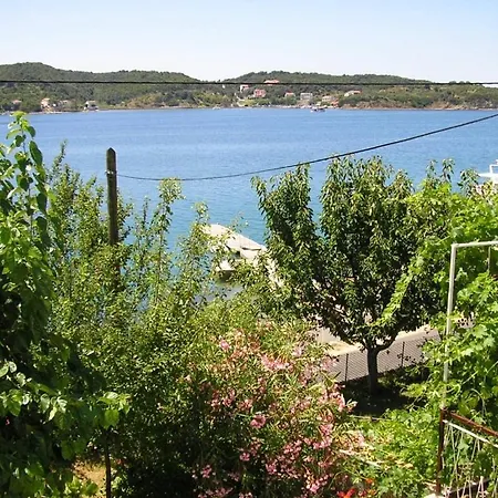 In * Supetarska Draga