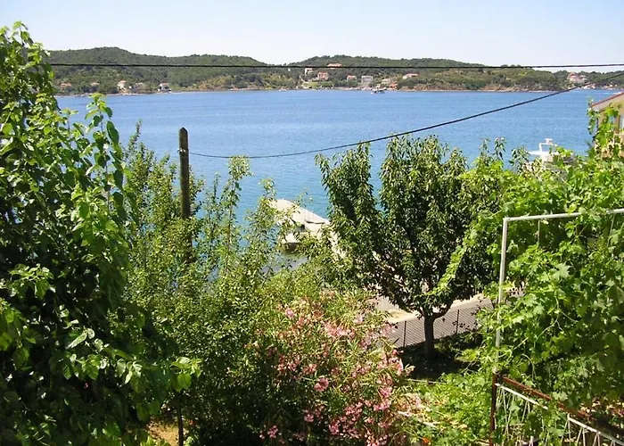 In * Supetarska Draga